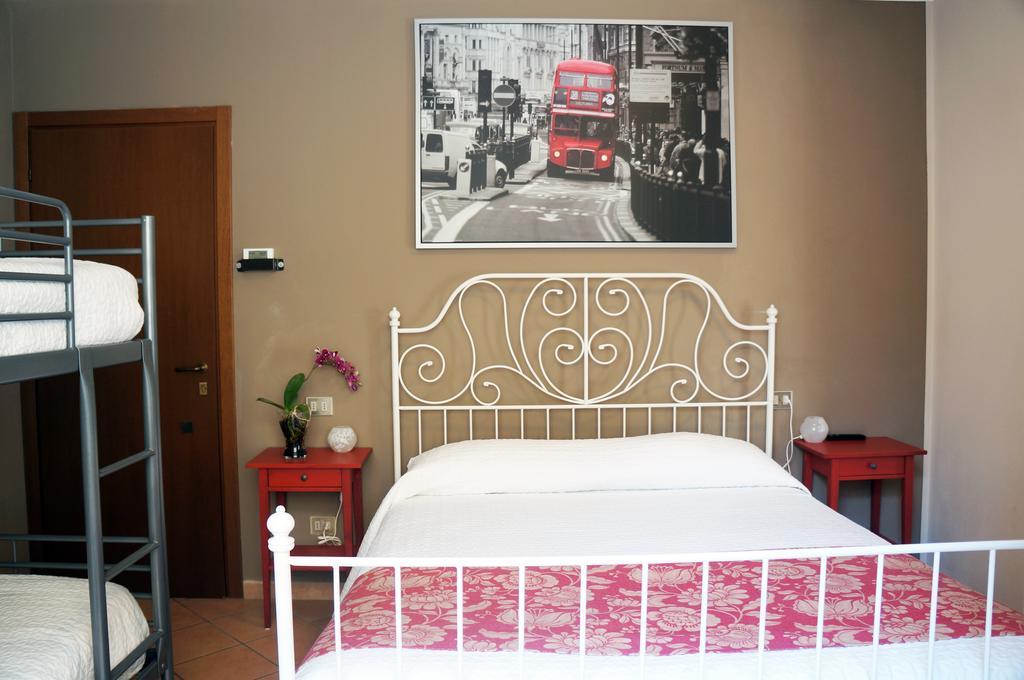Alexander Rooms Tirano Zimmer foto