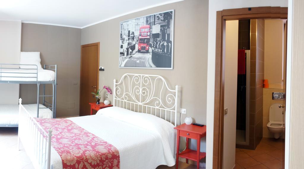 Alexander Rooms Tirano Zimmer foto